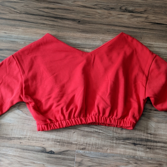 Red Cropped Sweatshirt Top - Picture 2 of 7